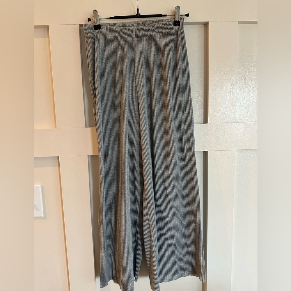 ASOS Gray Ribbed Cropped Wide-Leg Pants